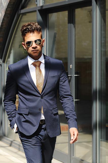 Choosing an Elegant Attire: 6 Tips to Help You Out
