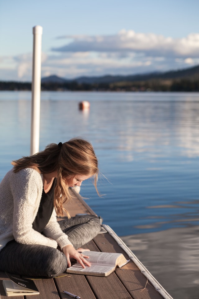 6 Ways Reading Can Improve Your Mental Health