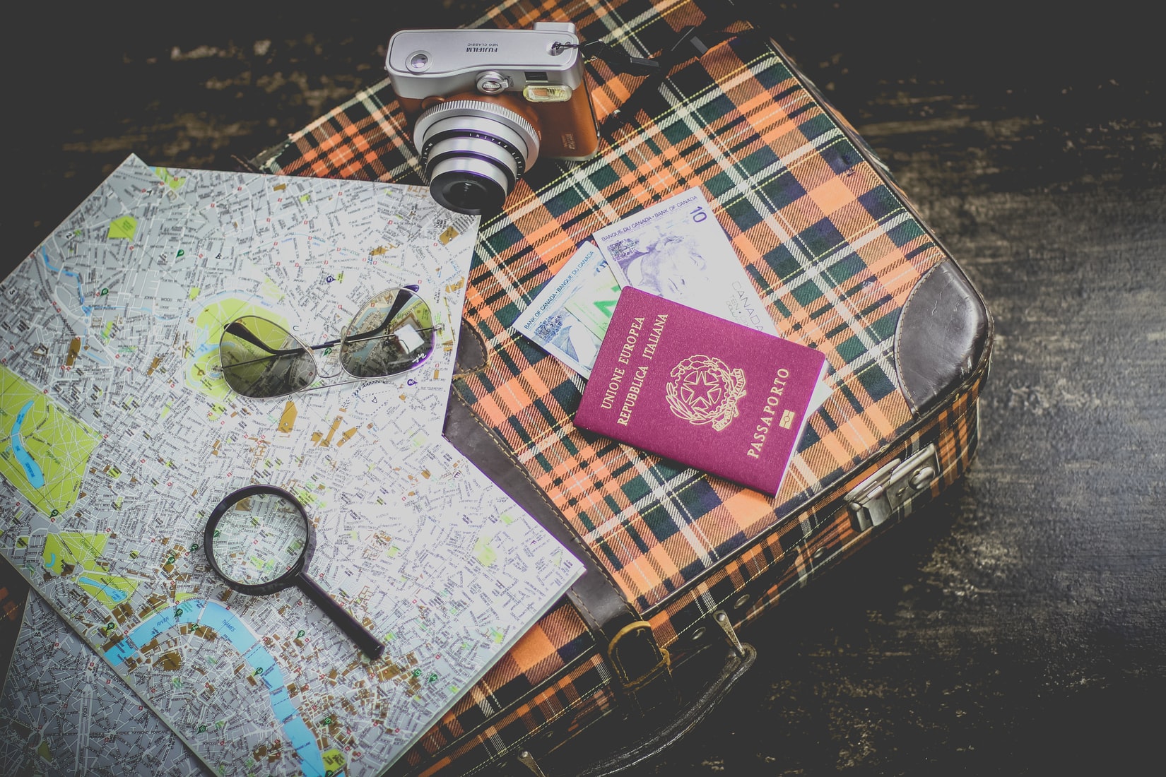 7 Holiday Gifts Ideas That Are Perfect For Travel Lovers